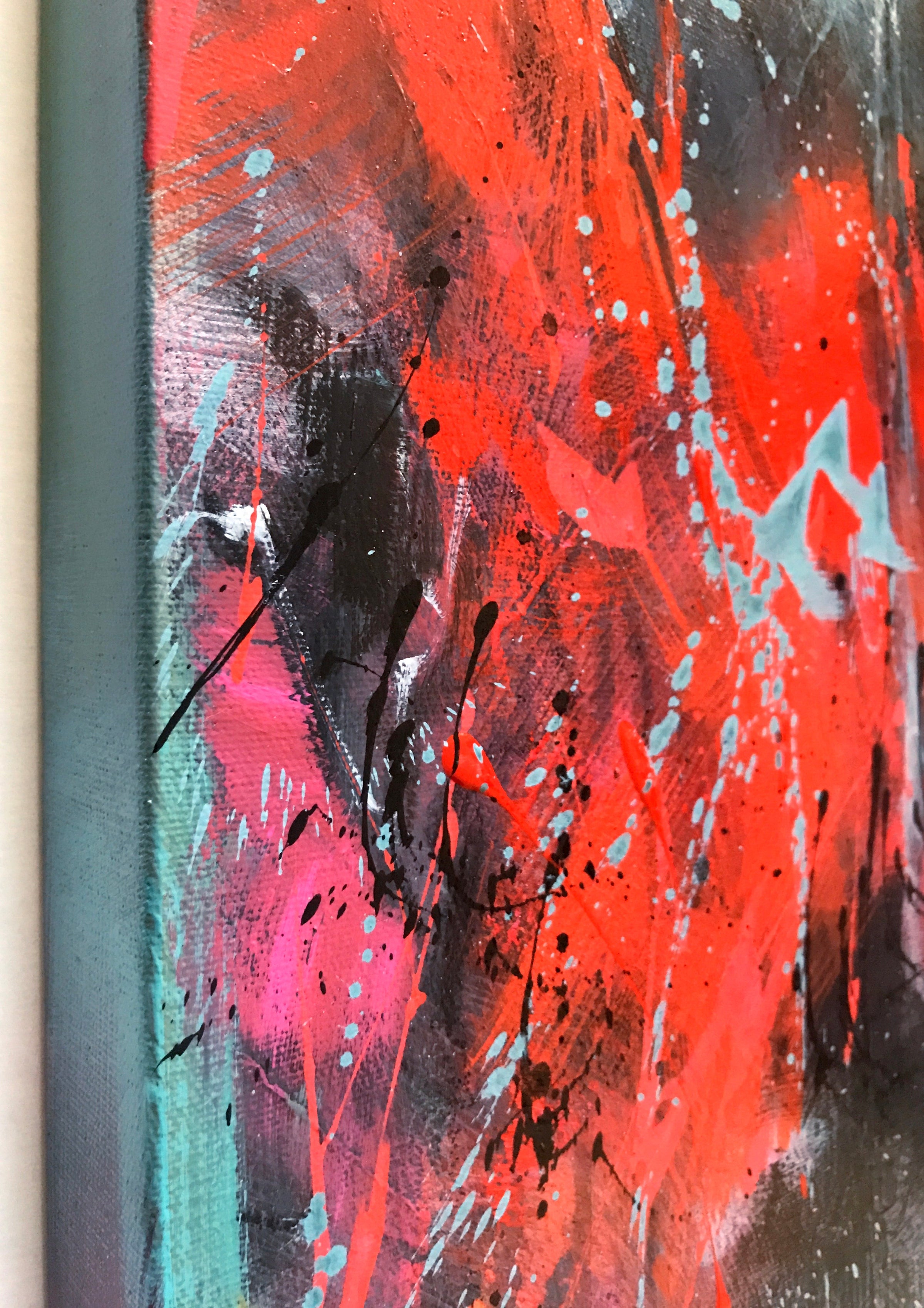 Variations In Red<br>101.6x101.6x4 cm<br>40"x40"x1.6"